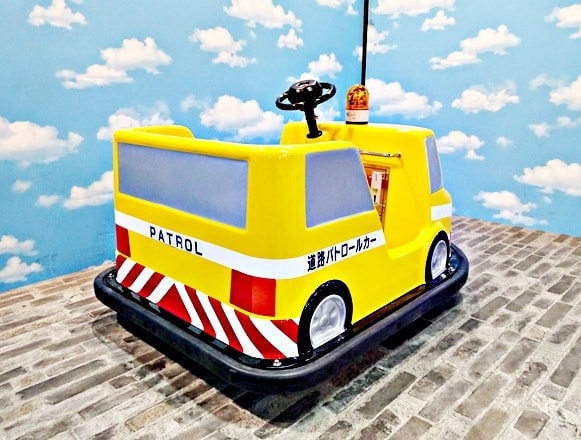 道路パトロールカー後部